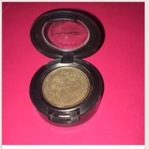 Gently used MAC eyeshadow in Sumptuous Olive